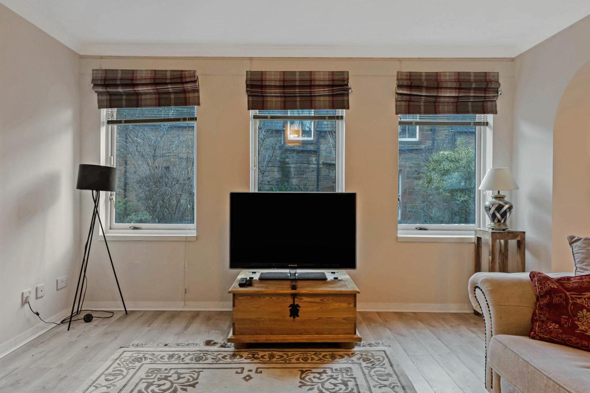 Elegant & Unique Getaway - Spacious 3 Bedroom, 2 Bathroom City Centre Apartment - Free Allocated Parking. Edinburgh Exterior photo