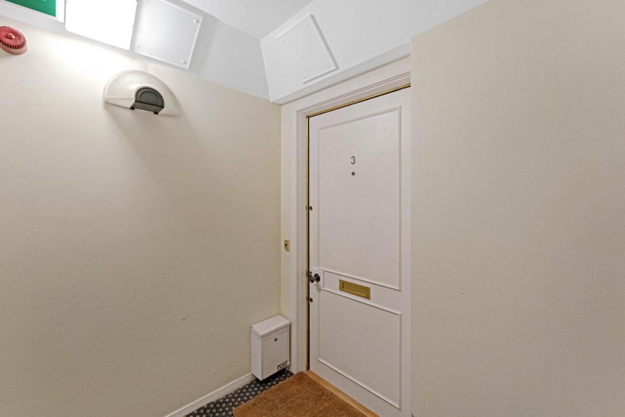 Elegant & Unique Getaway - Spacious 3 Bedroom, 2 Bathroom City Centre Apartment - Free Allocated Parking. Edinburgh Exterior photo