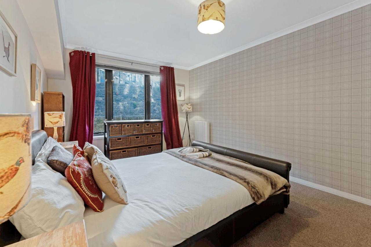 Elegant & Unique Getaway - Spacious 3 Bedroom, 2 Bathroom City Centre Apartment - Free Allocated Parking. Edinburgh Exterior photo